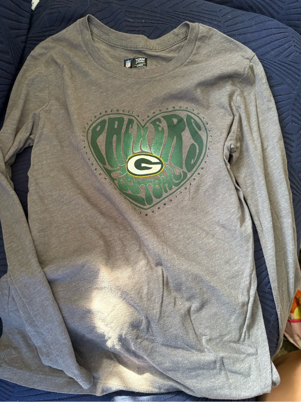 NFL Green Bay Packers Women's Gray Long-Sleeve Heart Logo Tee